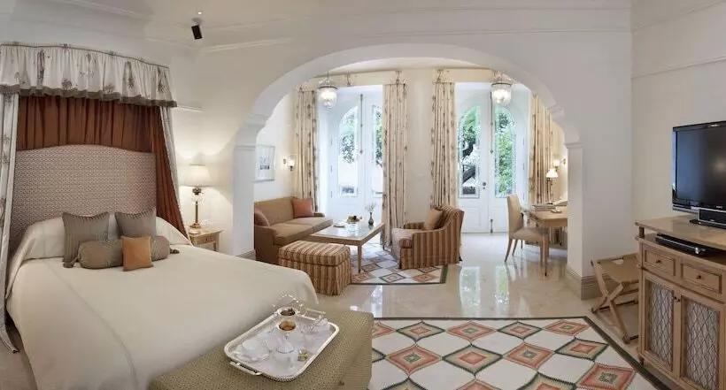 ガーデンビュースタンダードルーム, Taj Falaknuma Palace