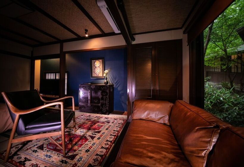 غرفة قياسية, Yufunogo Saigakukan