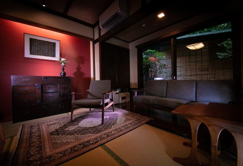 غرفة قياسية, Yufunogo Saigakukan