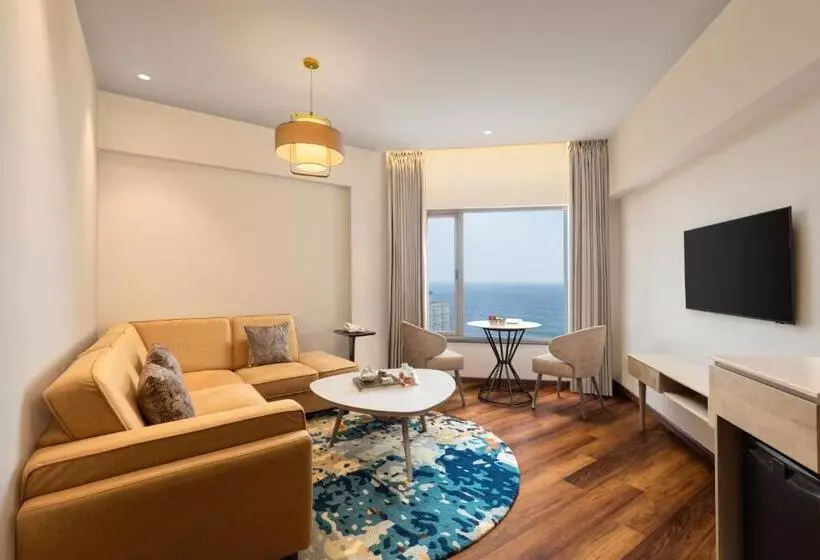 デラックススイート, Welcomhotel By Itc Hotels, Devee Grand Bay, Visakhapatnam