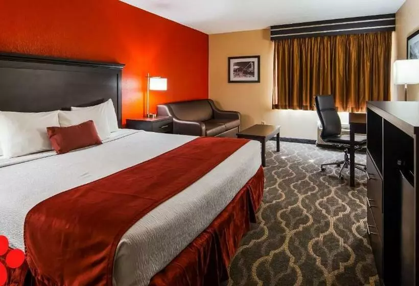 身障者適用キングサイズベッドルーム, Best Western Inn At Blakeslee Pocono