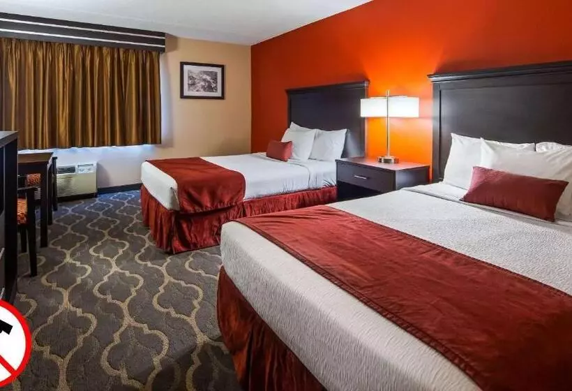 ２ダブルベッドのスタンダードルーム, Best Western Inn At Blakeslee Pocono