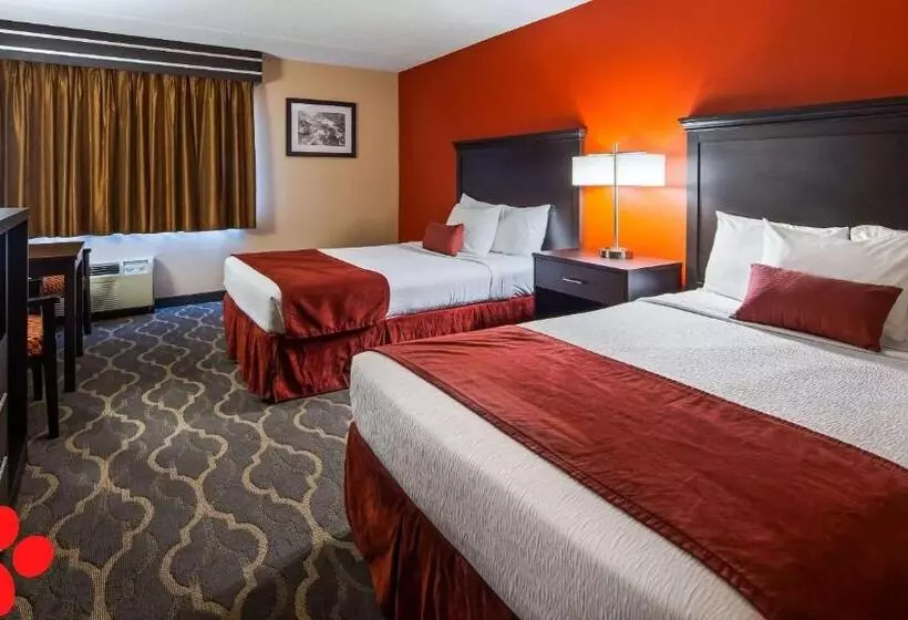 ２ダブルベッドのスタンダードルーム, Best Western Inn At Blakeslee Pocono