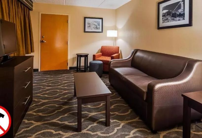 キングサイズベッドのスイートルーム, Best Western Inn At Blakeslee Pocono