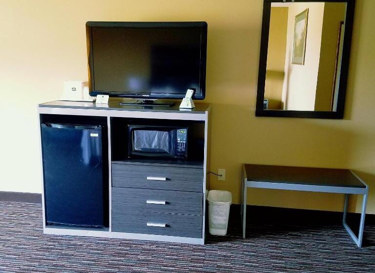 חדר סטנדרט, מיטת קינג, מותאם לאדם עם מוגבלויות, Best Western Topaz Lake Inn