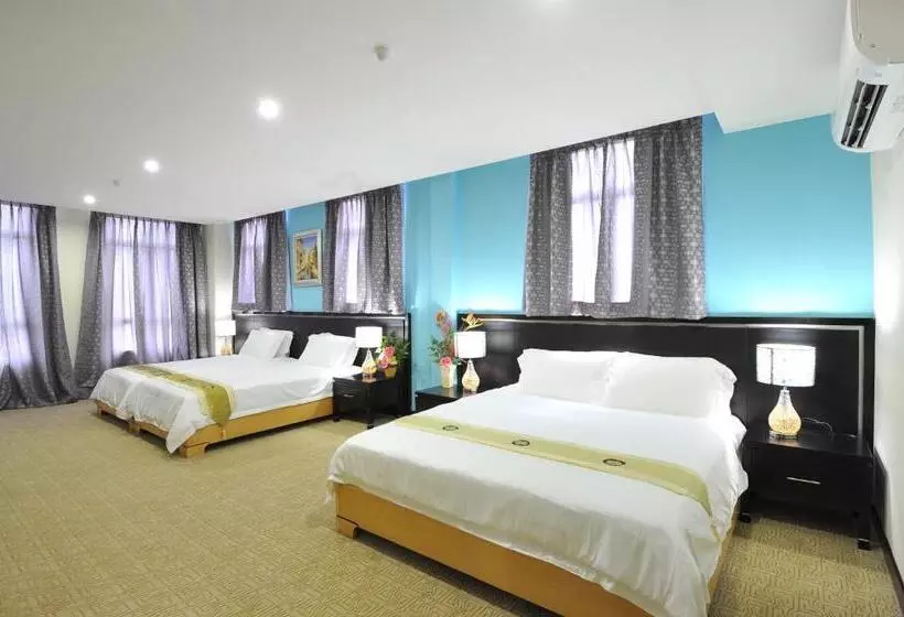Family Suite, Hallmark View