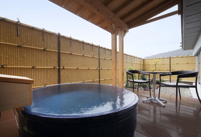 جناح جونيور, Kami No Yama Azumaya