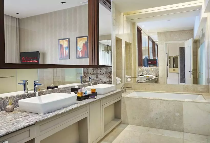 سوییت لوکس, Resorts World Sentosa  Equarius