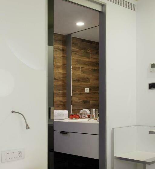 Номер Стандарт, Room Mate Pau