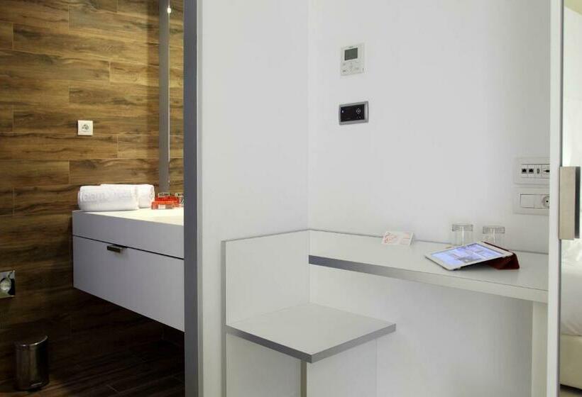 スタンダードルーム, Room Mate Pau