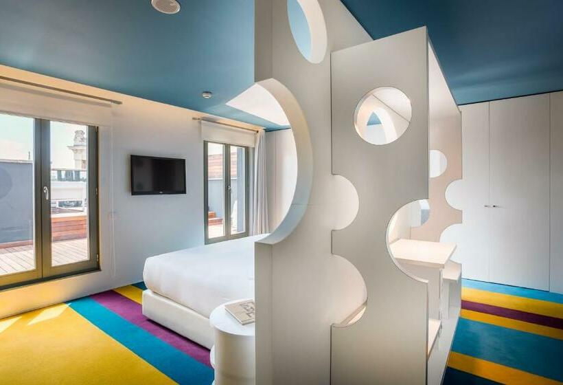 テラス付スイート, Room Mate Pau