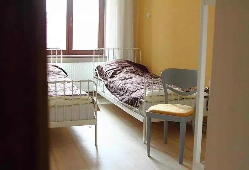 اتاق عادی, Angel Hostel