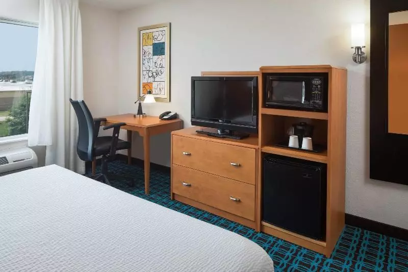 キングサイズベッドのスタンダードルーム, Fairfield Inn And Suites By Marriott Conway