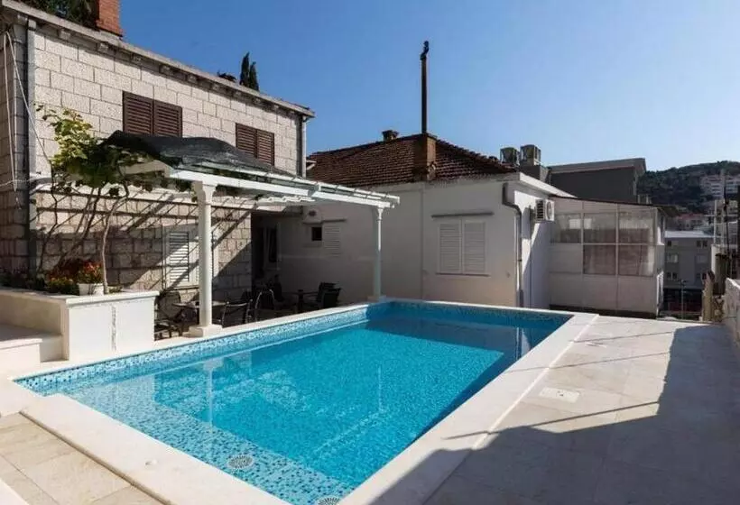 اتاق راحتی, Kusalo Guesthouse