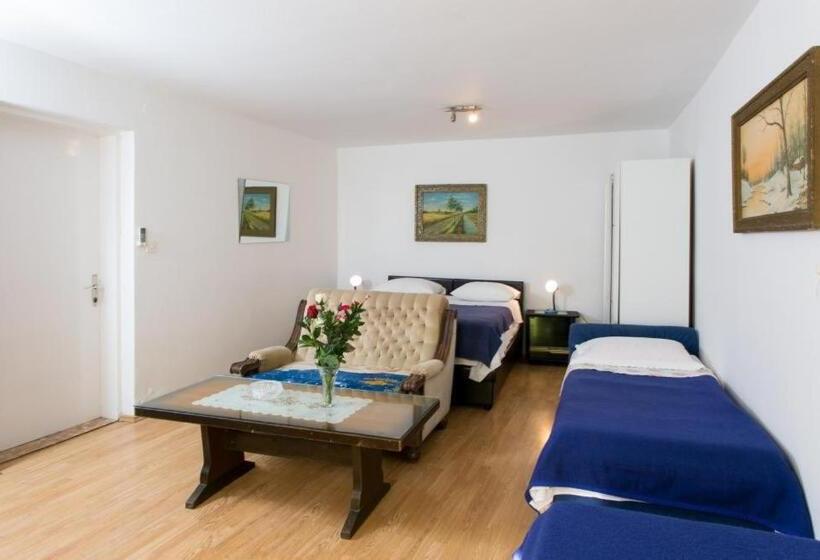 Апартаменты 1 Спальня с Террасой, Kusalo Guesthouse