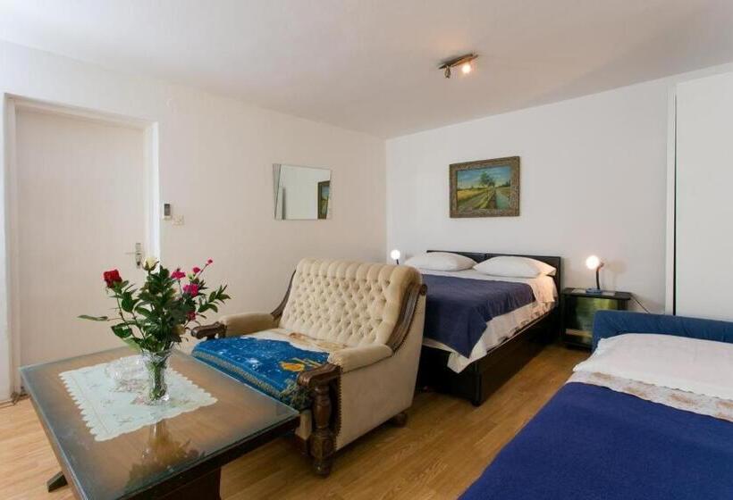 Апартаменты 1 Спальня с Террасой, Kusalo Guesthouse