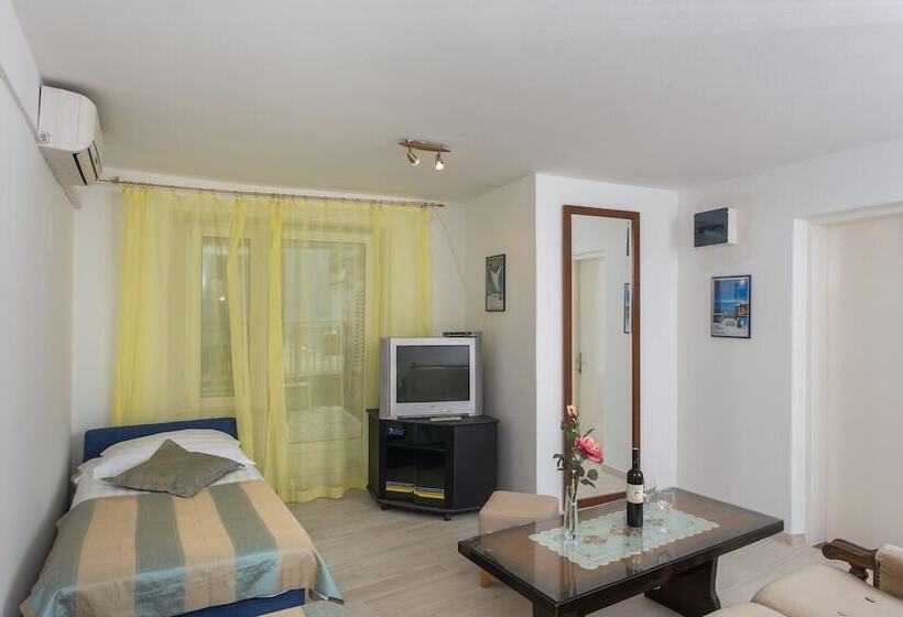 Апартаменты 1 Спальня с Террасой, Kusalo Guesthouse