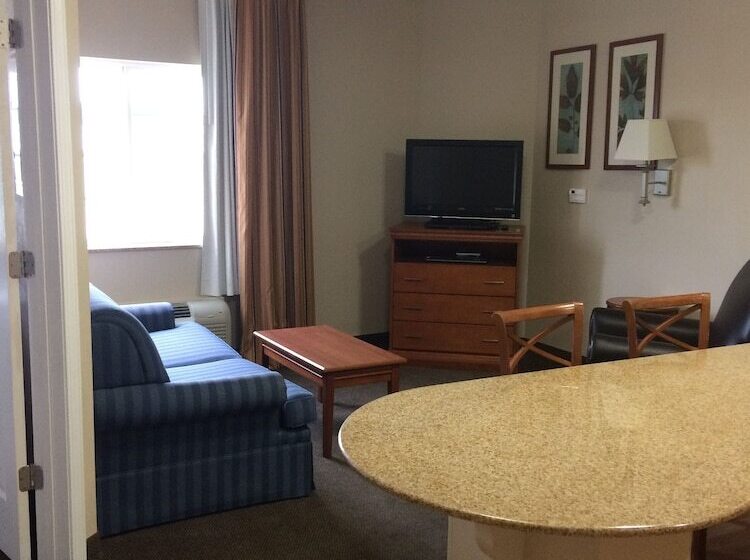 جناح, Candlewood Suites Jacksonville, An Ihg