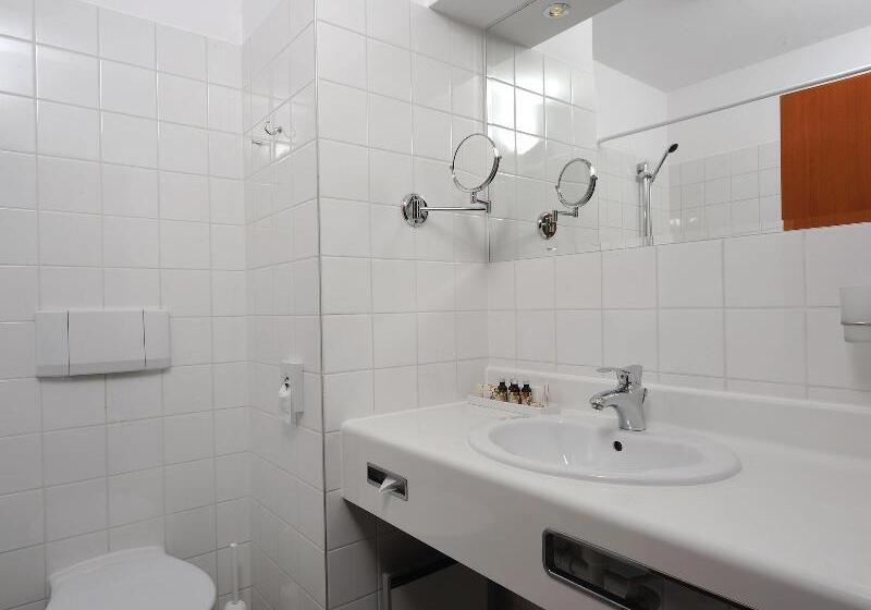 جناح لذوى الاحتياجات الخاصة, Candlewood Suites Watertown Fort Drum, An Ihg