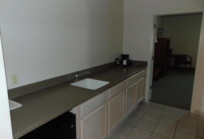 Люкс, Days Inn By Wyndham Pentwater