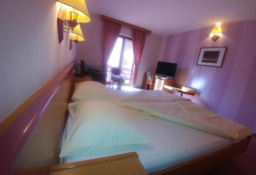 اتاق استاندارد یک نفره, Delminium