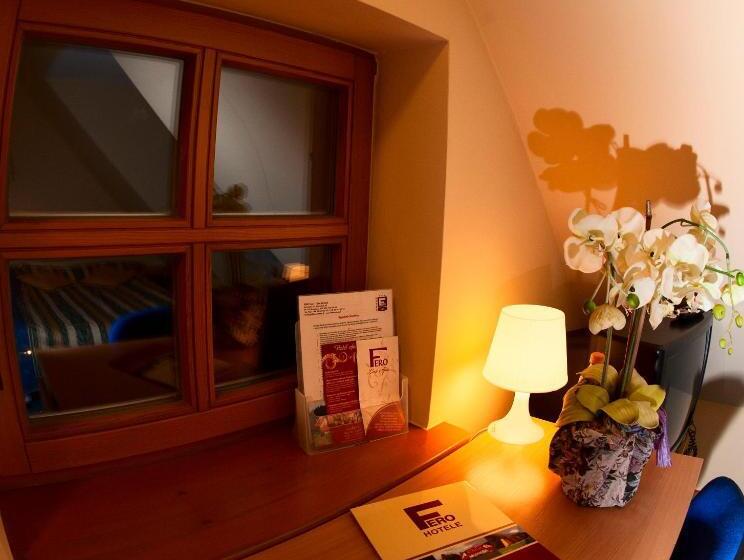 חדר סטנדרט יחיד, Fero Lux