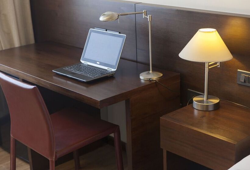 高级大房间, Intercity Montevideo