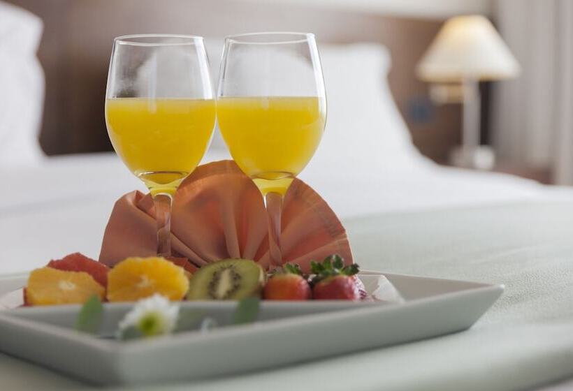 高级大房间, Intercity Montevideo