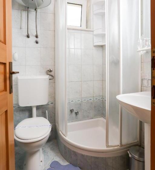 带城市景观带一个卧室的公寓, K Apartments