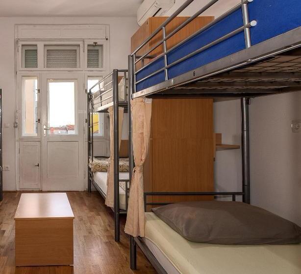 Vuode Makuusalissa, Hostel Split Backpackers