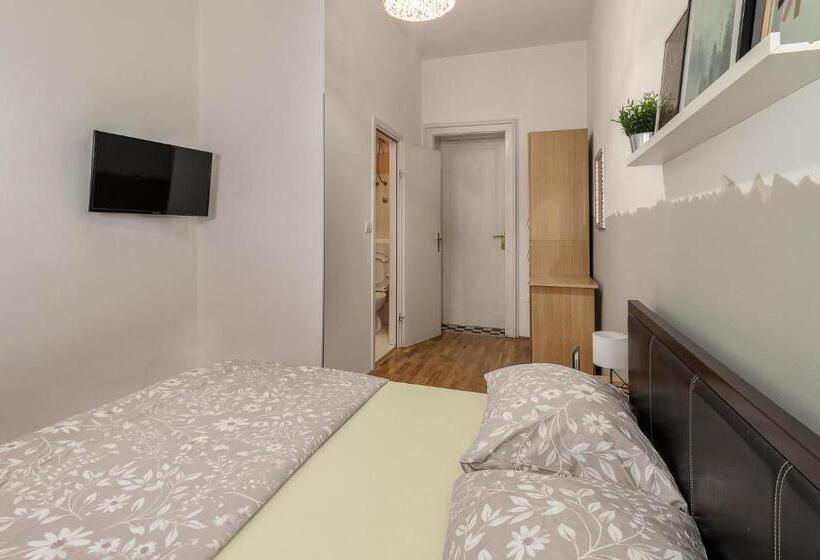 Comfort-huone, Hostel Split Backpackers