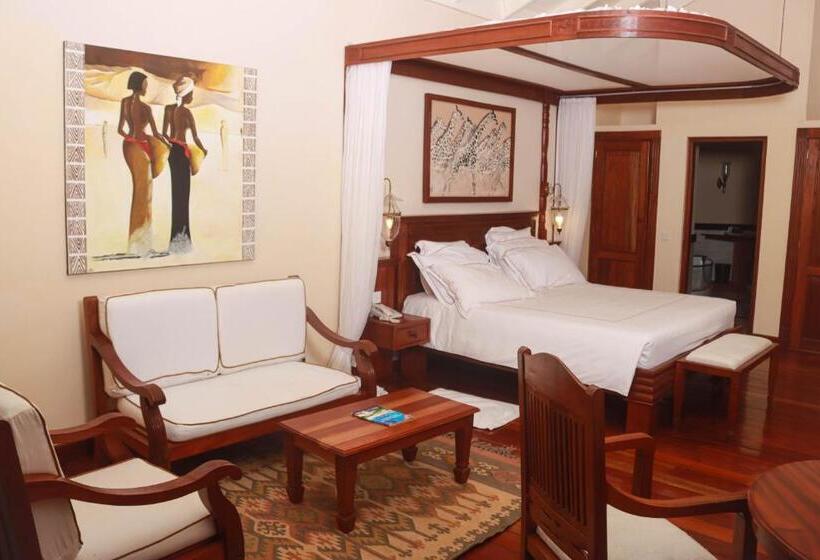 سوییت, Ocean Beach Resort & Spa