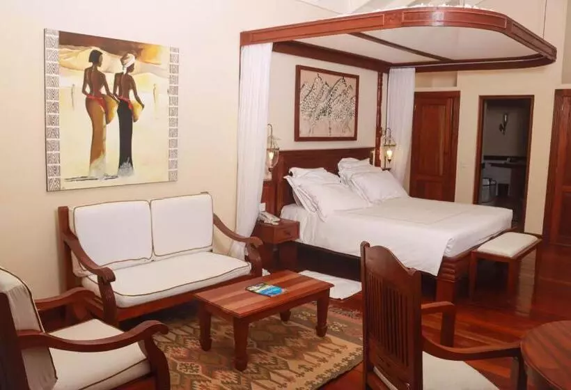 سوییت, Ocean Beach Resort & Spa