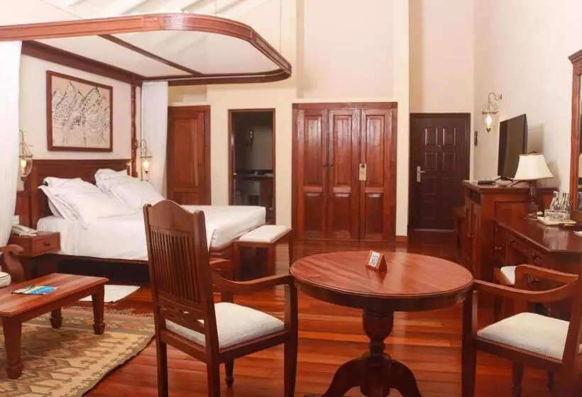 سوییت, Ocean Beach Resort & Spa