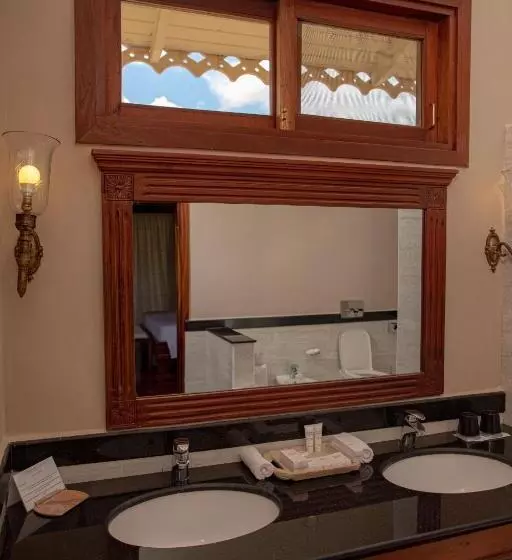 سوییت جونیور, Ocean Beach Resort & Spa