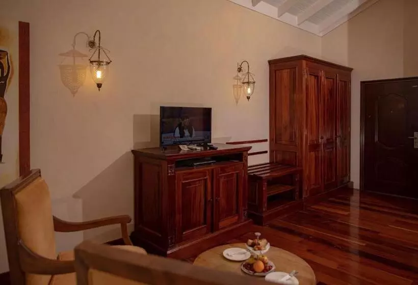 سوییت جونیور, Ocean Beach Resort & Spa
