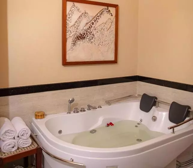 سوییت لوکس, Ocean Beach Resort & Spa