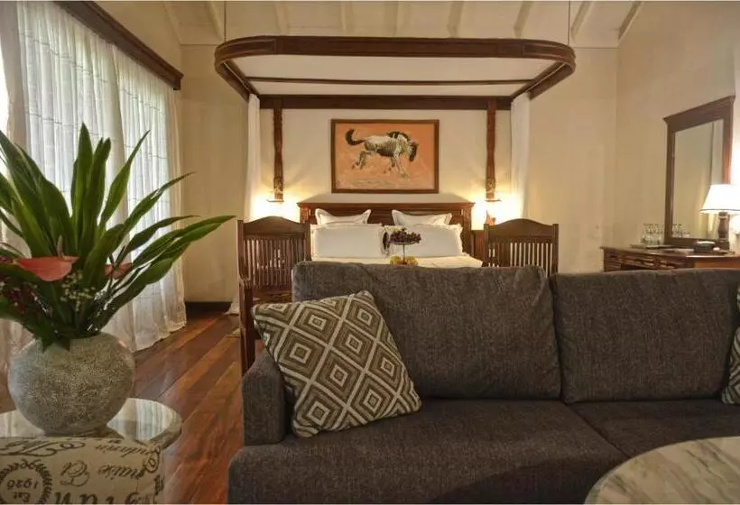 سوییت لوکس, Ocean Beach Resort & Spa