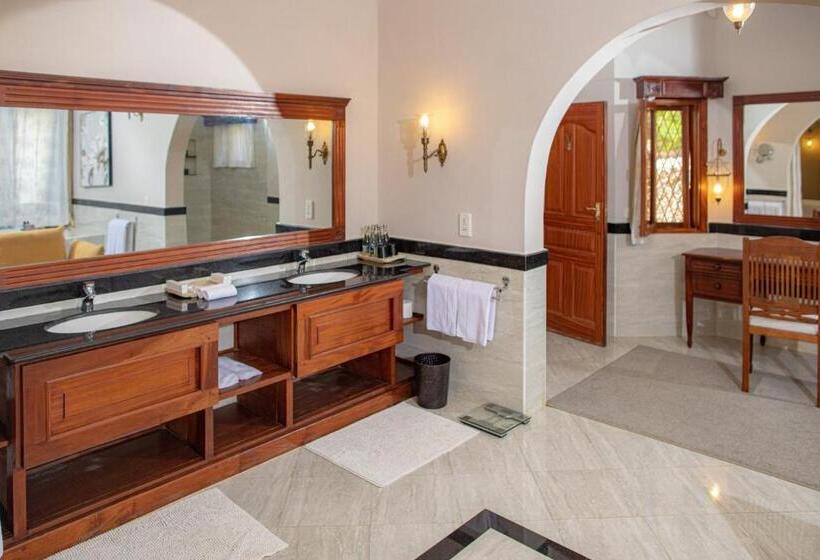 سوییت اجرایی, Ocean Beach Resort & Spa