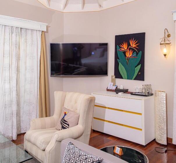 سوییت اجرایی, Ocean Beach Resort & Spa