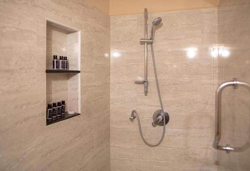 سوییت لوکس, Ocean Beach Resort & Spa