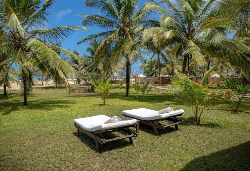 سوییت اجرایی, Ocean Beach Resort & Spa