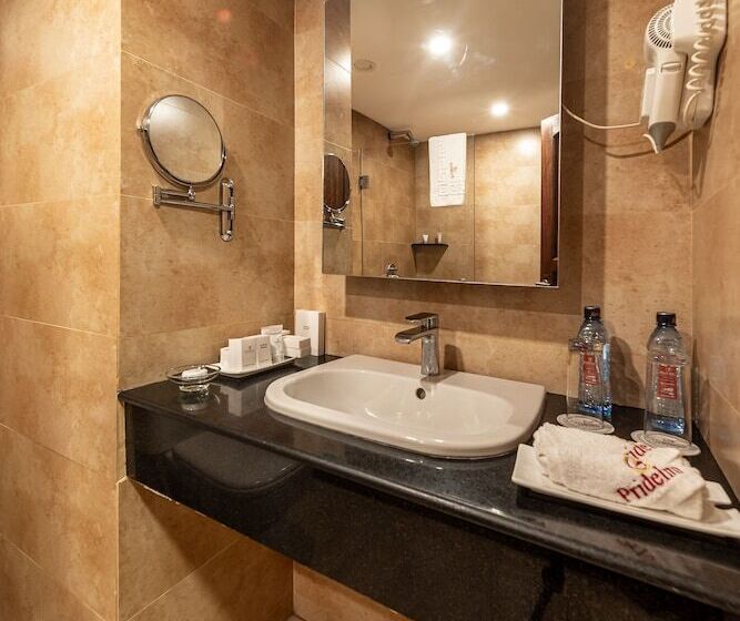 اتاق کلاب, Prideinn Hotel Mombasa City