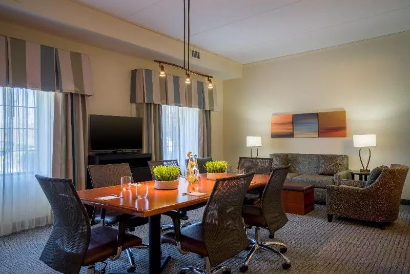 キングサイズベッドのスイートルーム, Staybridge Suites Wilmington   Brandywine Valley, An Ihg