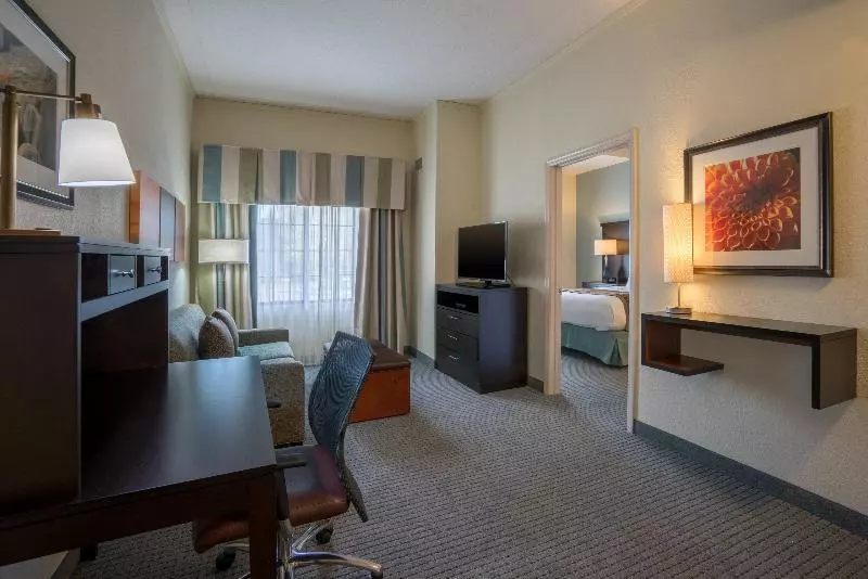 キングサイズベッドのスイートルーム, Staybridge Suites Wilmington   Brandywine Valley, An Ihg