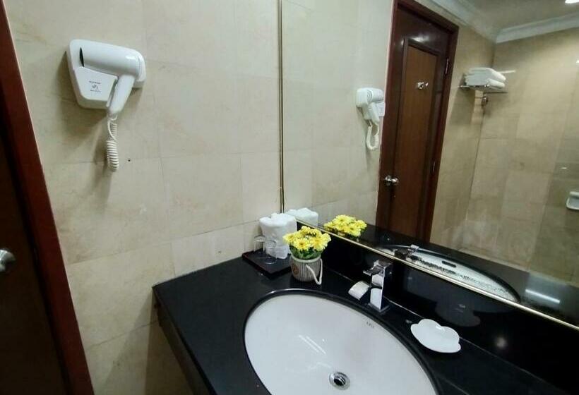 带大床的高级房间, Tang Dynasty