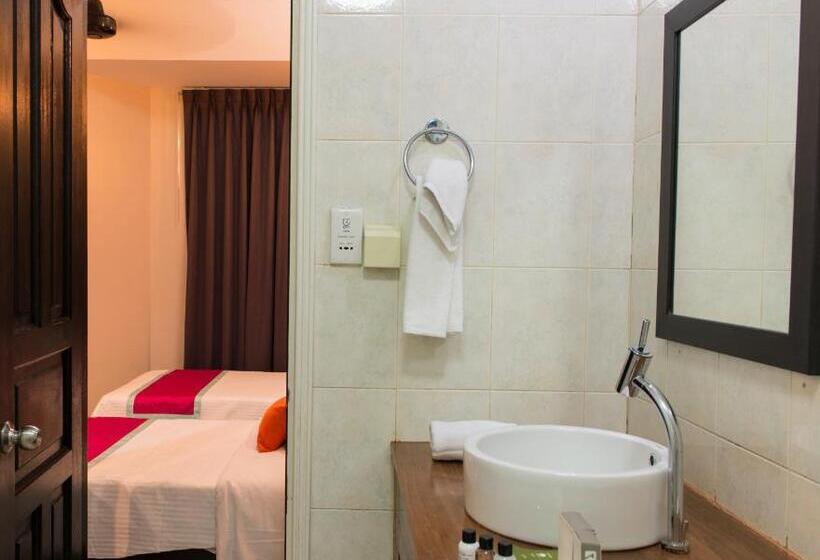 اتاق لوکس, The Beehive