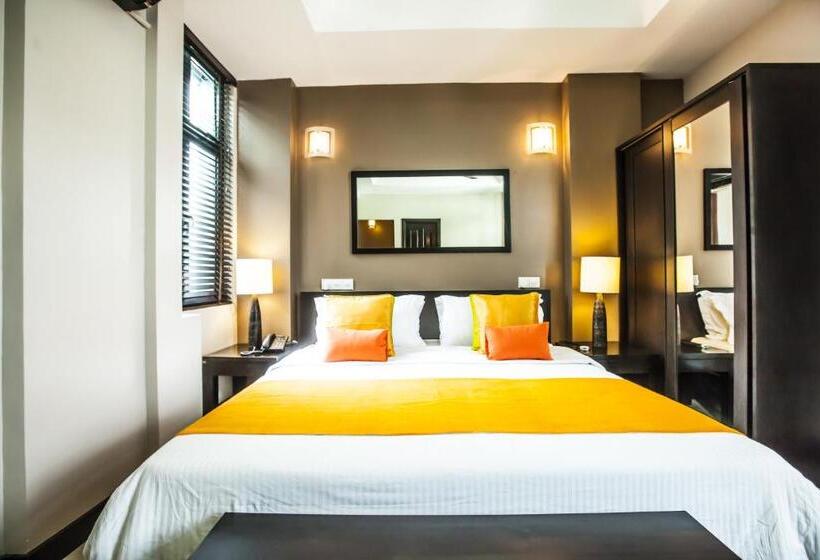 اتاق کلاس بیزنس, The Beehive