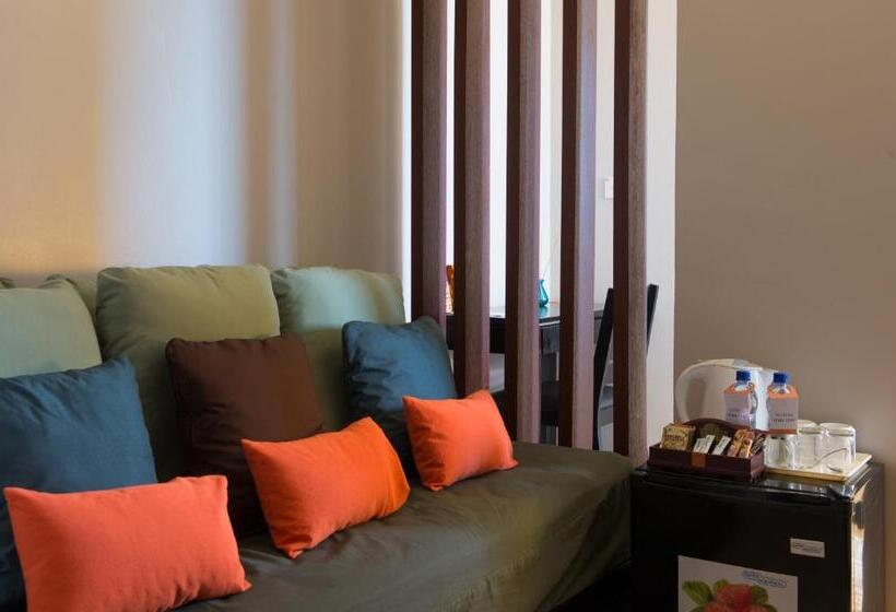 اتاق کلاس بیزنس, The Beehive