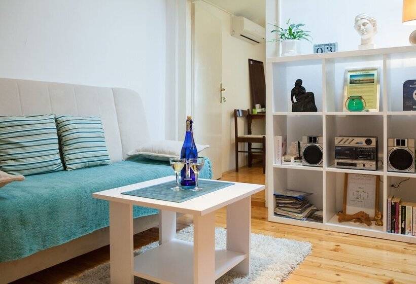 ３ベッドルームアパートメント, In The Palace